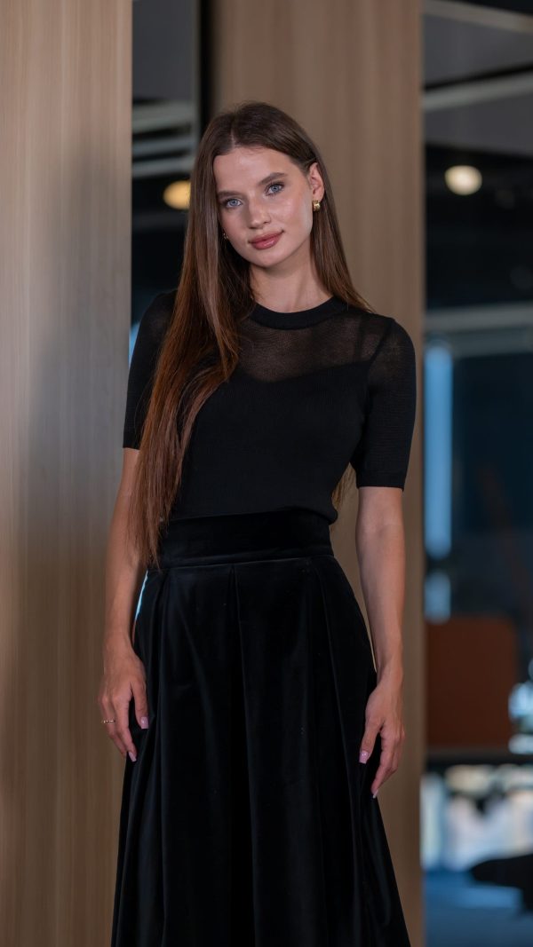 Жіночий комплект з топом і спідницею