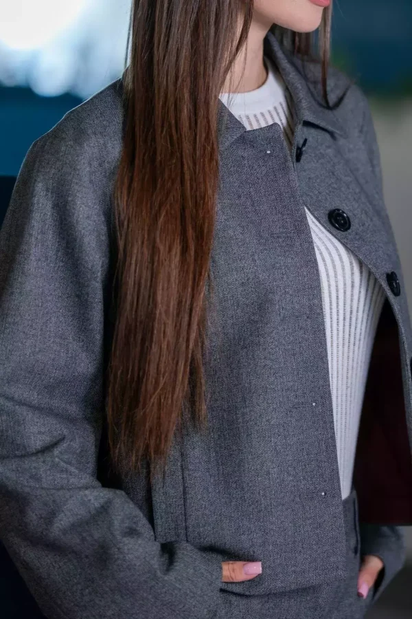 Куртка жіноча сіра однотонна