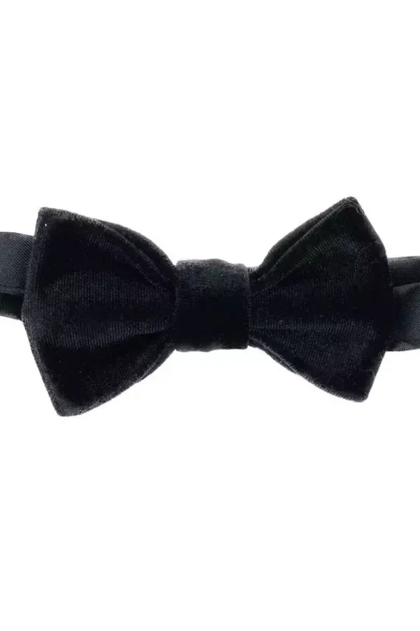 Метелик чорний однотонний