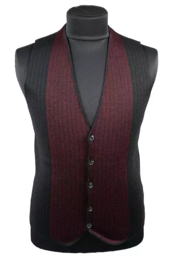 Жилетка трикотажна червона