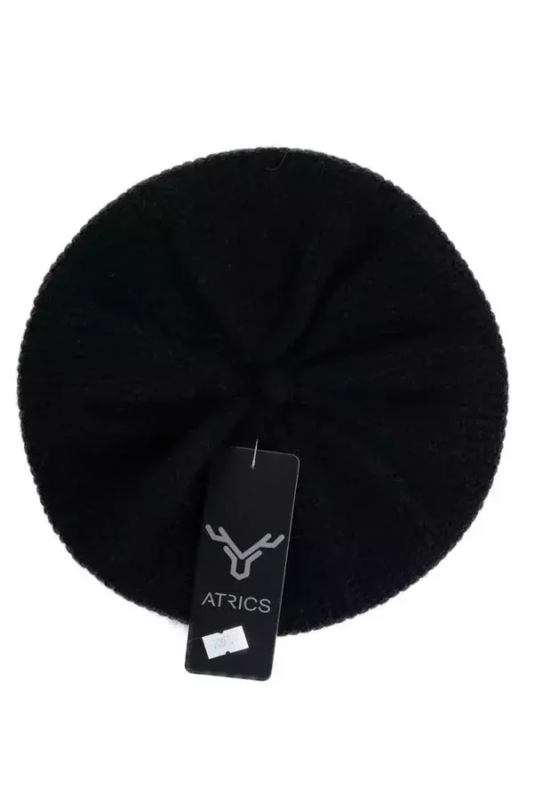 Шапка жіноча чорна однотонна